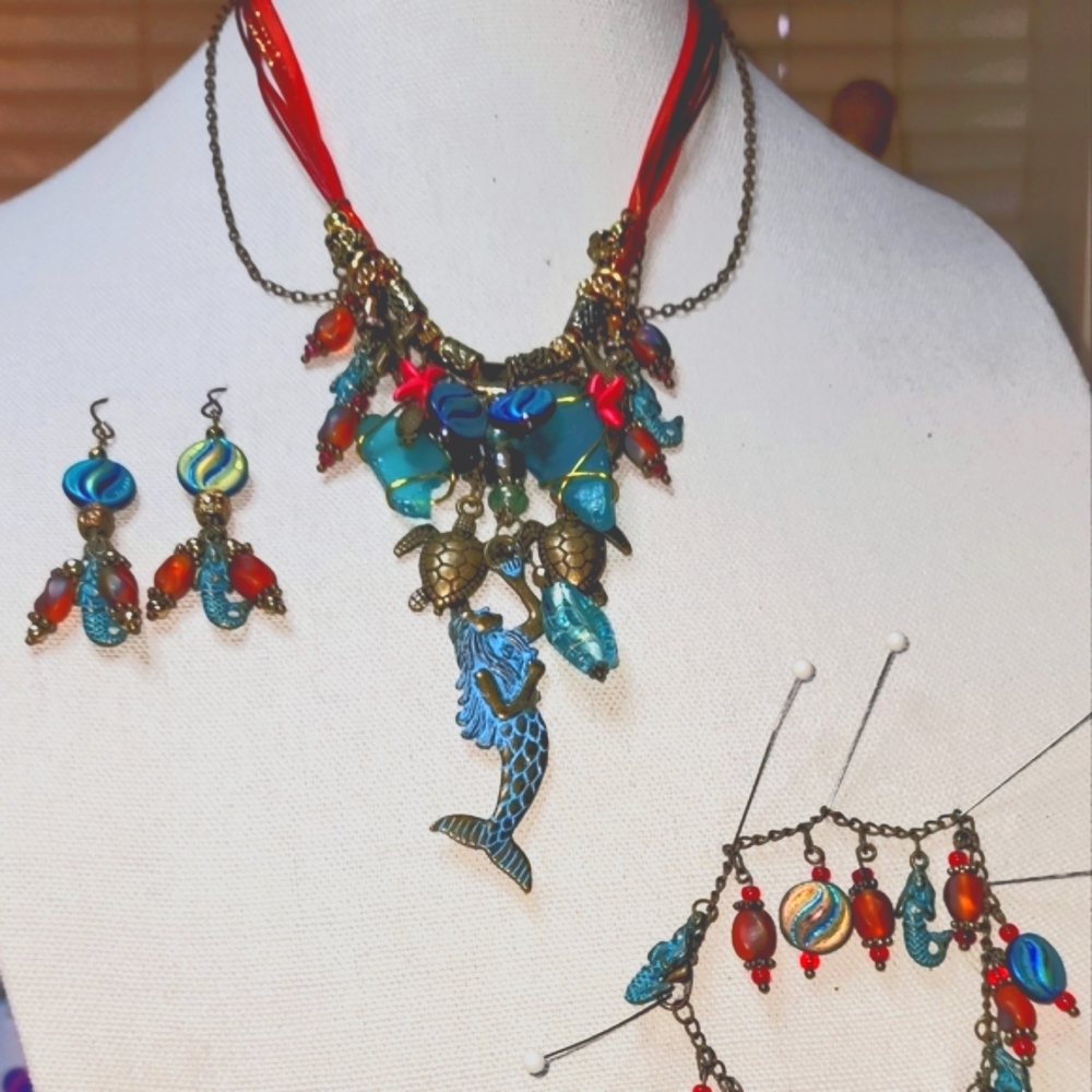 "Sunset On Mermaid Lagoon": Necklace, Bracelet & Earrings